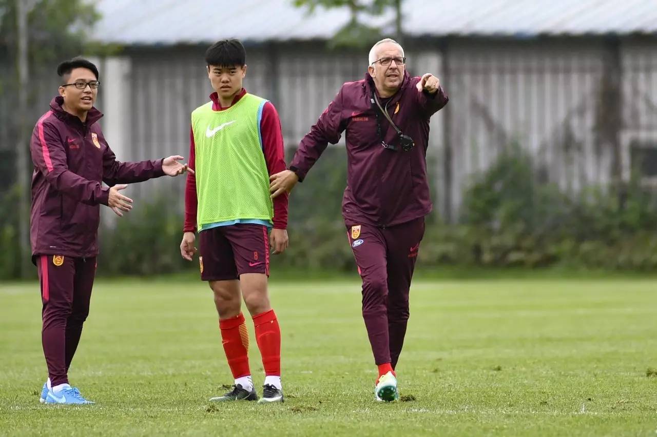 男足u20意大利,中国男子足球队u18集训