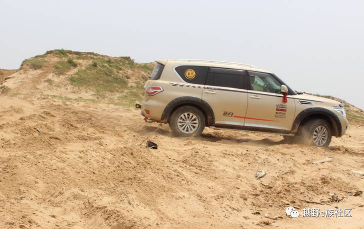 尼桑途乐Y61外观改装案例,途乐y62改装液晶仪表