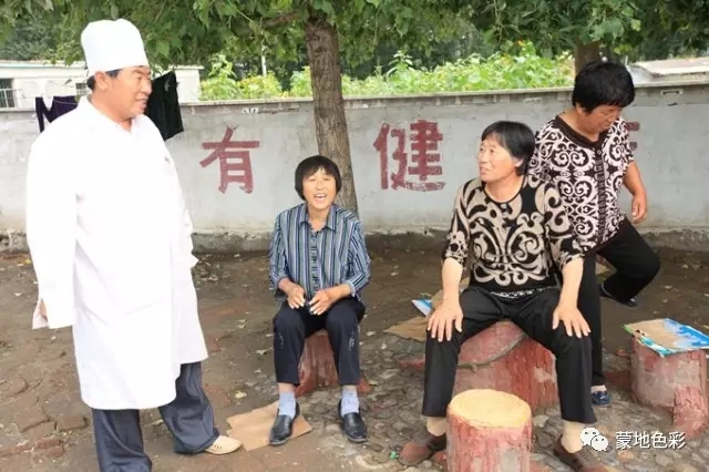 他被评为最美乡村医生上过央视春晚他是草原神医他是蒙古人