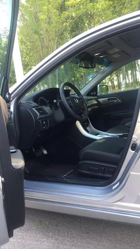 十代雅阁2.0t混动版试驾视频,混动雅阁爆发力