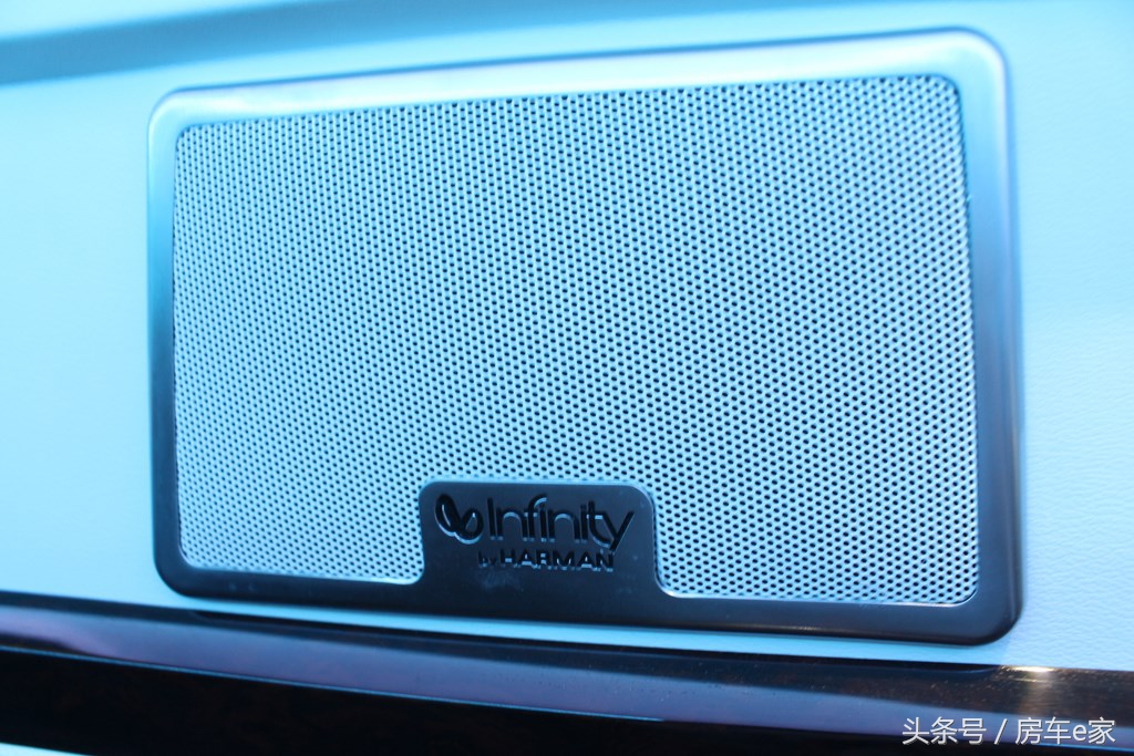 奔驰埃尔法商务车改装房车,gmc和埃尔法房车