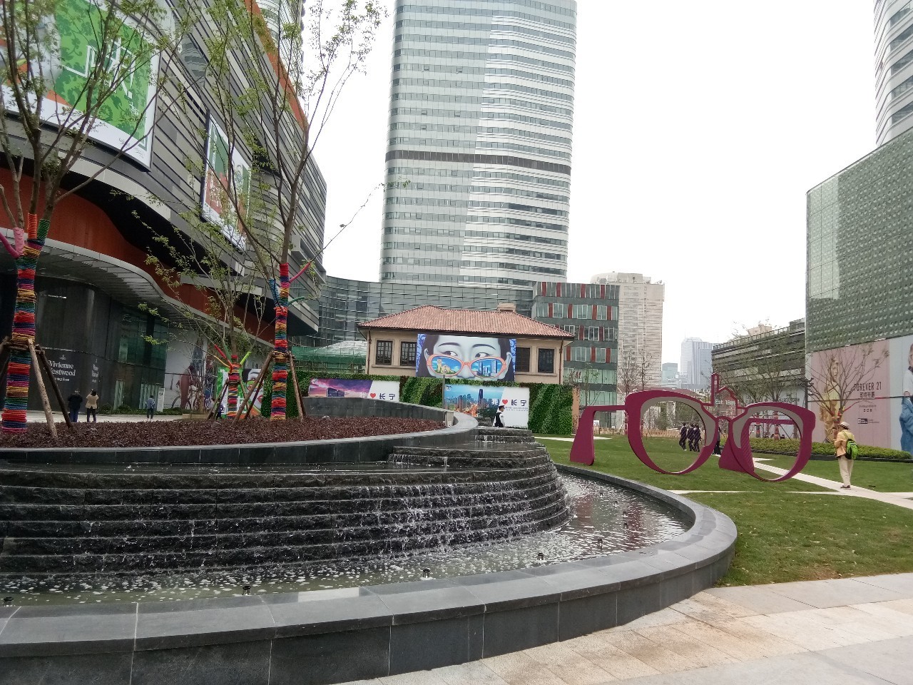 上海来福士是什么商场,魔都上海长宁来福士