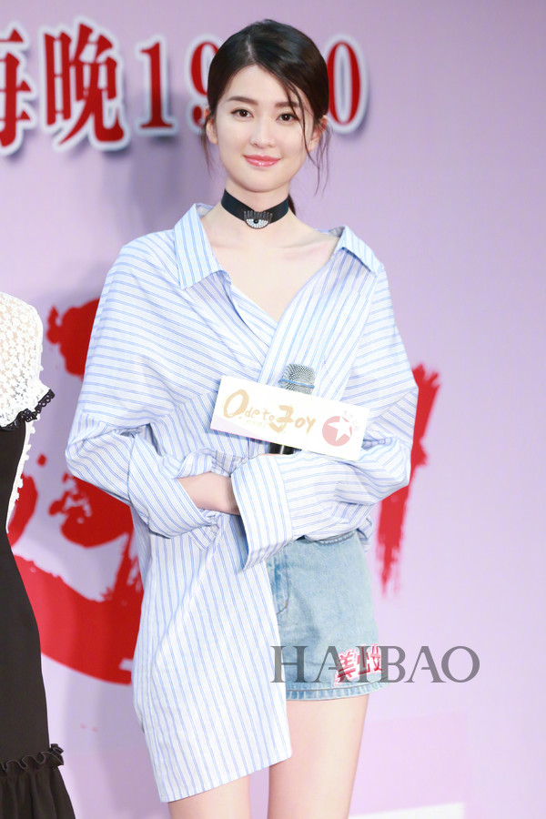 要美也要暖近期明星穿搭总结,今年流行的明星初秋穿搭