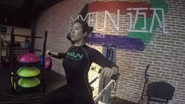 健身教练带你塑形,健身教学视频女健身教练