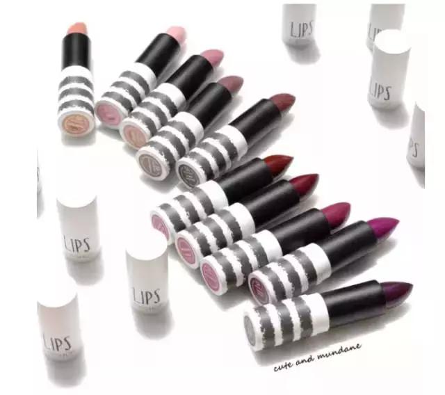 卖衣服每次都要跑去进货吗,卖衣服的都会打扮吗