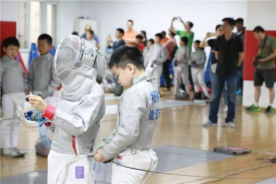 萌娃击剑比赛,击剑比赛小孩子分组