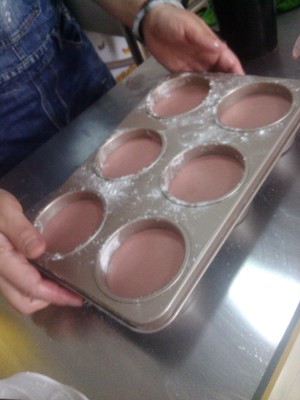 这款爆浆红丝绒蛋糕太好吃了,口感细腻的红丝绒蛋糕