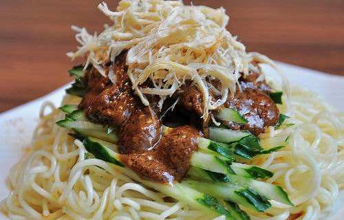 一天卖50份凉面能挣多少钱,卖凉面一个月能赚多少钱