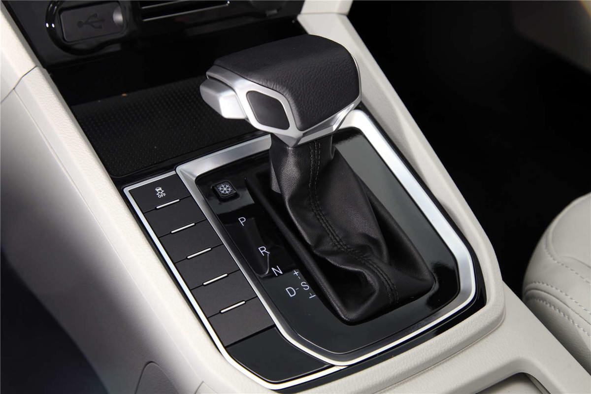 新颜新一代,东风风行景逸s50亮右后abs灯