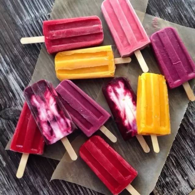 周末，宅在家里不如开始做冰棒吧！想吃什么口味自己选，这个夏天才不算浪费！