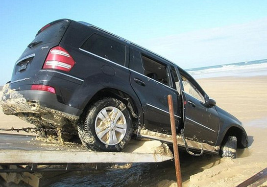 300多万宾利能跑过r8吗,宾利300万