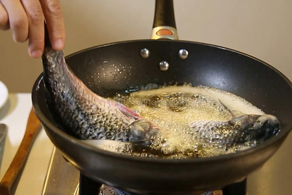 鱼肉怎么做不腥不老口感滑嫩？记住6个诀窍，放心吃！