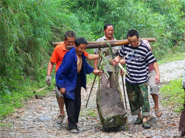 女人创业不如嫁个有钱老公,致富不忘百姓创业回报社会