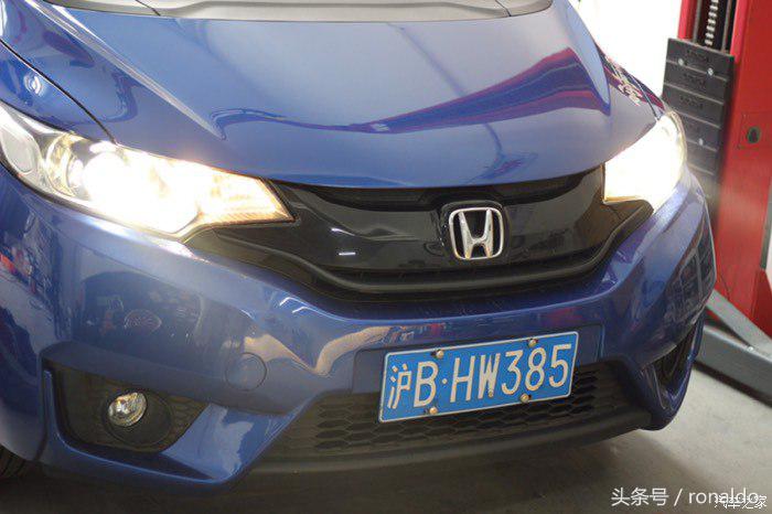新飞度改灯夜间效果,新本田飞度灯光改装最佳方案