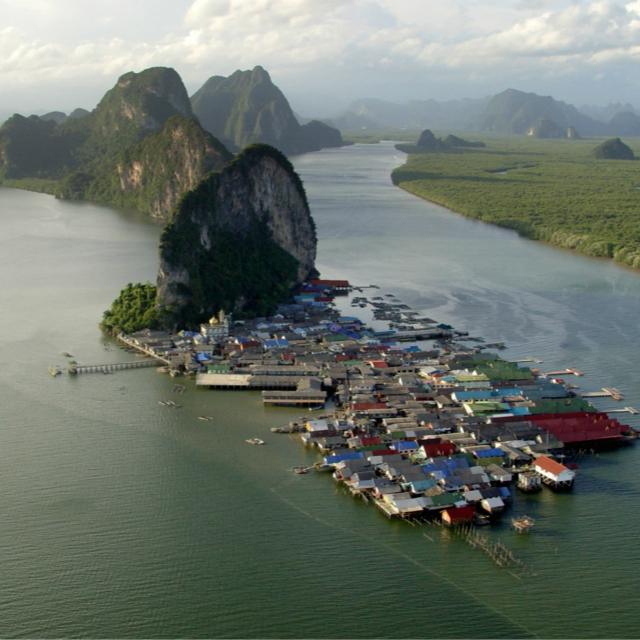 最疯狂的热爱：贫穷、没有土地，也有属于自己的足球场和俱乐部