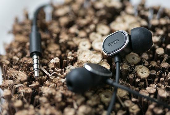 5.20示爱:娇兰小黑裙与手游神器CoolS1的碰撞