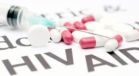 HIV如何攻击人体免疫系统？在体外存活时间为多久？