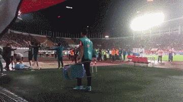 忘带红牌的裁判们把“乖宝宝”变成李建滨!