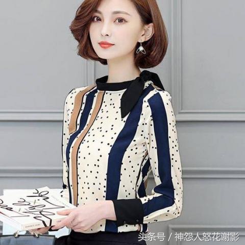 雪纺衫这样搭配简直神美了,流行印花雪纺衫和连衣裙