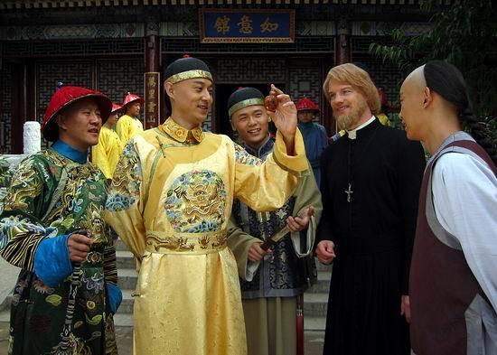 大清有一几万人群体,整天系着黄腰带,杀人不用偿命,官府管不了