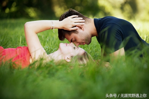 相识2个月相恋3个月结婚4年,1月相识3月确认恋爱关系5月结婚