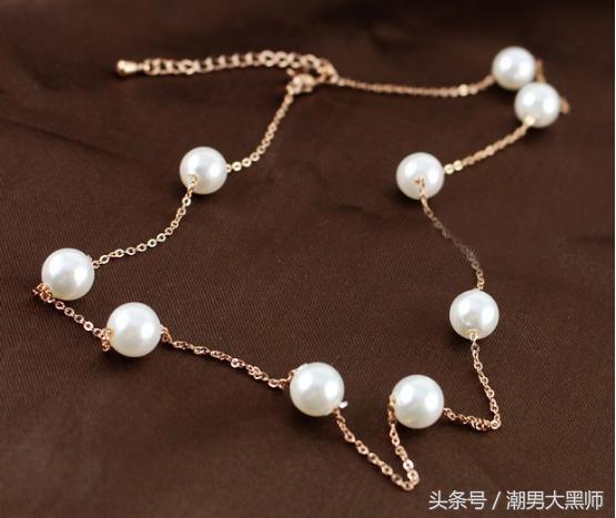 珍珠寓意美丽和纯洁,珍珠象征纯洁高贵