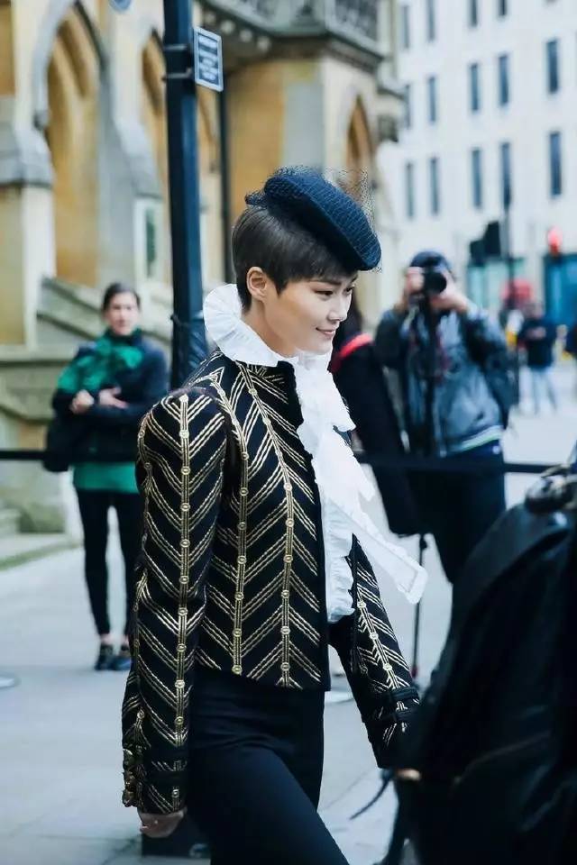 2017蛇与骨的华丽融合!古驰又承包了我下半年的钱包了!