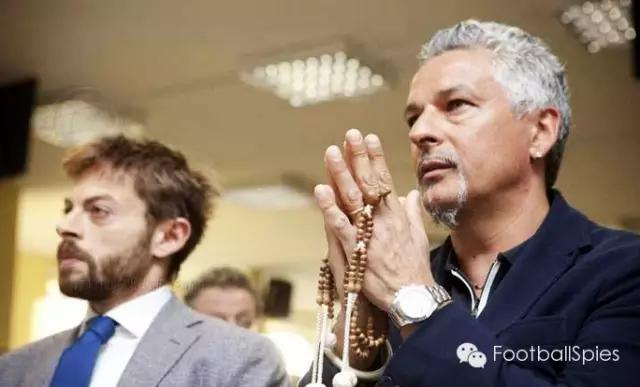 巴乔94年背影图片,49岁的巴乔照片