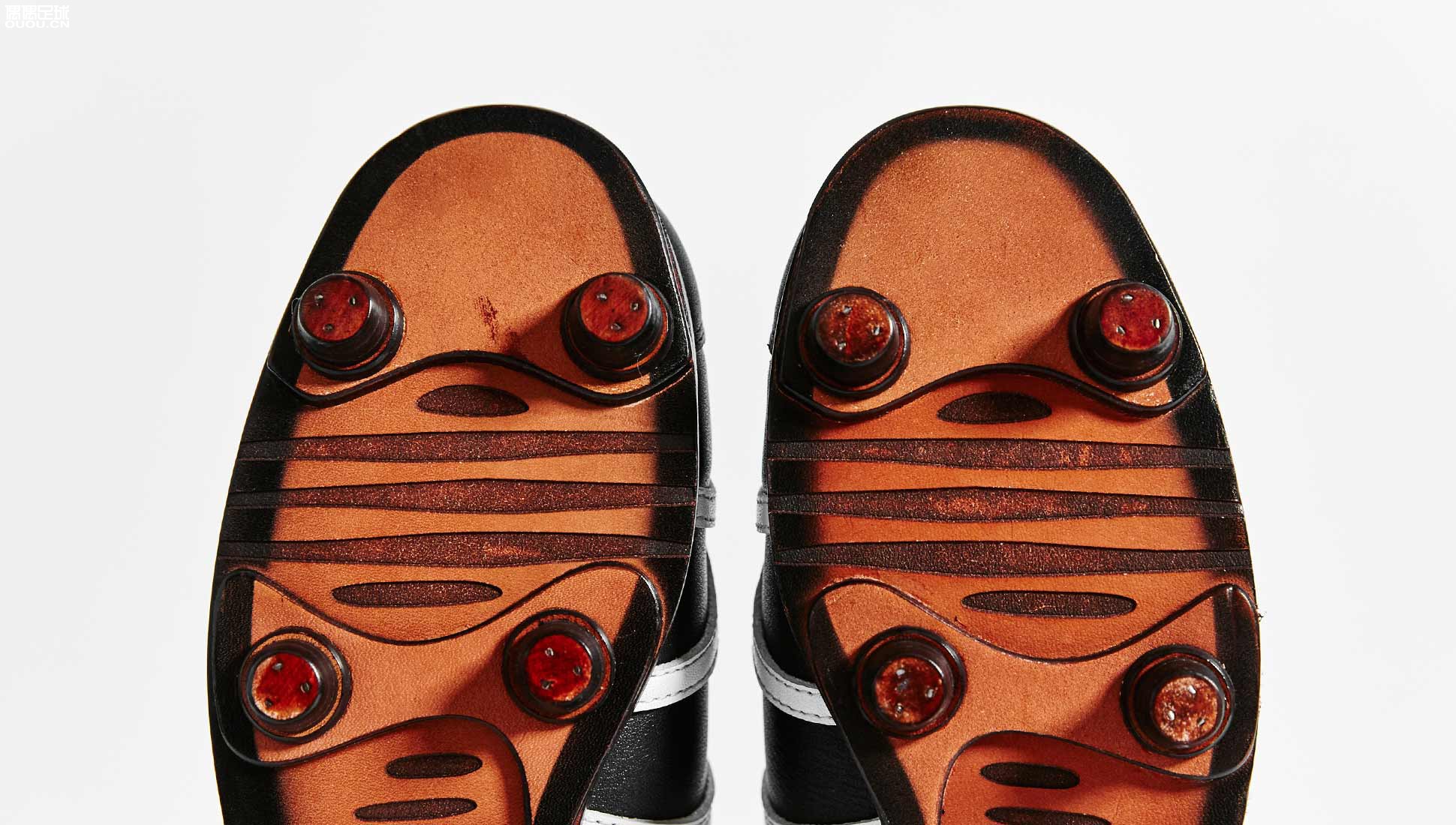 puma推出全新限量战靴,puma经典旧款足球鞋