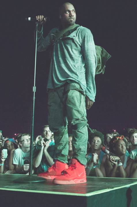 yeezy350白斑马哪年的好,国内最贵的鞋是多少钱