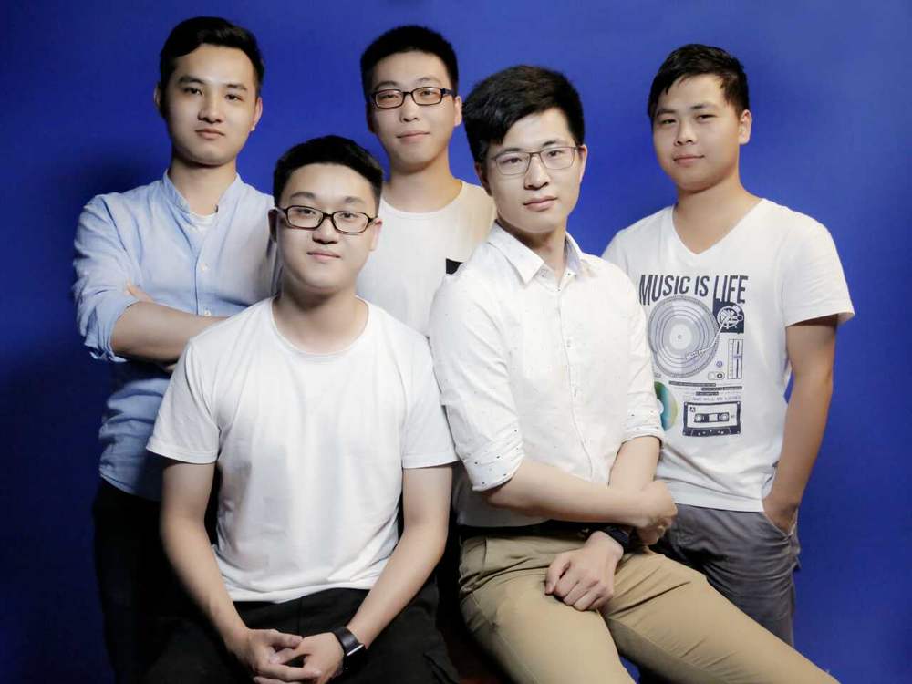 他兼职创业半月融资100万4万用户5秒制九宫格图片上线10套模版