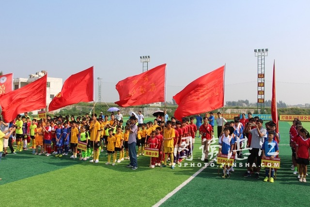 吴川市2017年小学生足球联赛开幕