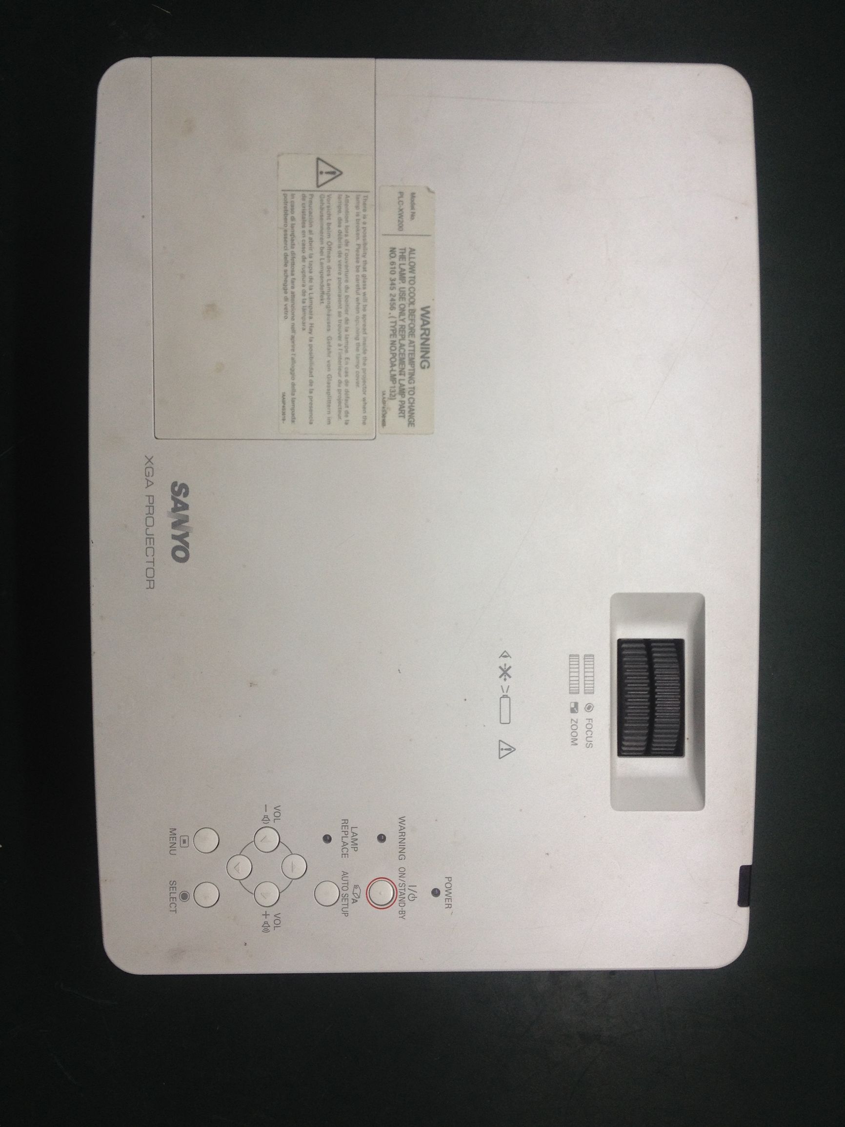 三洋xw270c怎么换灯泡,三洋xm1500c投影如何更换灯泡