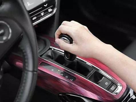 荣威i6plus手动豪华版,荣威i6手动真实油耗