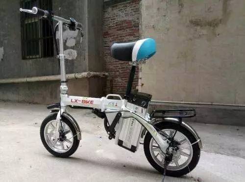 刚跑2万公里的轮胎就裂了，这还能接着用吗？