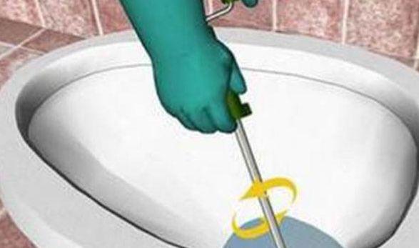 马桶被粪便堵了如何自己快速疏通,袜子把马桶堵了如何自己快速疏通