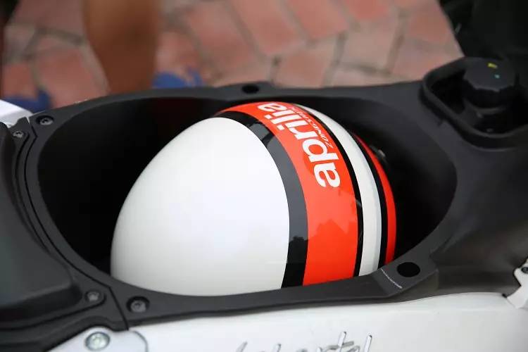 2020款比亚乔medley150liberty,比亚乔liberty150和medley150后挡泥板