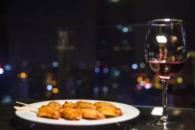 武汉city天台酒吧,武汉江汉路隐藏在二楼的主题酒吧