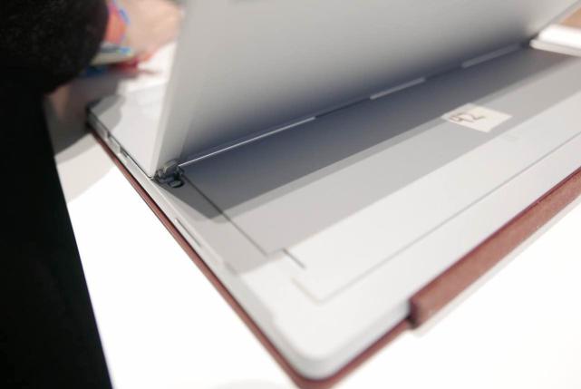微软surfacepro4抖屏,微软surfacepro8拆机