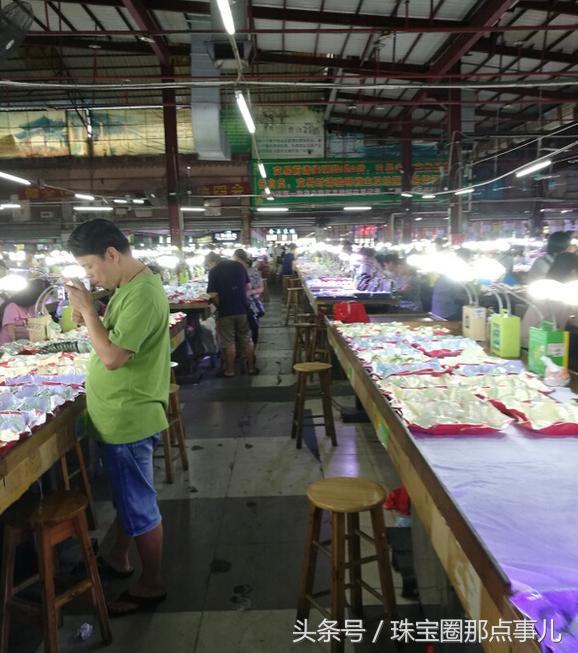 线下买翡翠不退不换怎么解决,低价买的翡翠高价卖出合法不