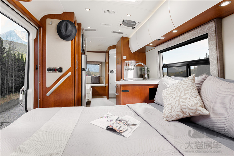 奔驰房车斯宾特豪华大空间,奔驰豪华房车零下50度旅行