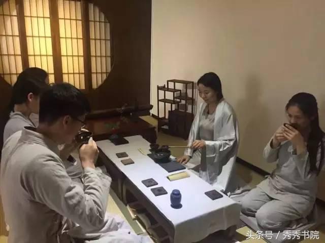 涂壁香凝汉殿中打一生肖,涂壁香凝汉殿中的意思