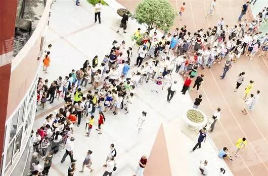 金山湖旁边新建的学校,金山湖教育基地