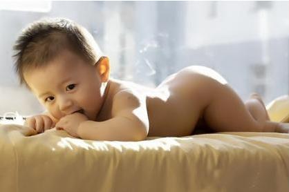 宝宝尿布疹屁股很红怎么办,宝宝红屁股尿布疹