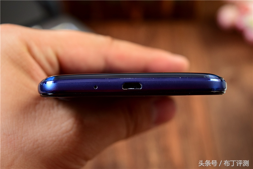 裸眼真能体验震撼出屏？这款裸眼3D手机告诉你答案！