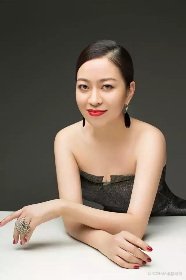 买手制租衣平台推销生活方式|衣二三创始人兼CEO采访