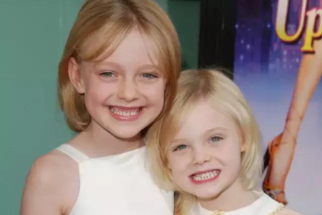 19岁爆红好莱坞女星,好莱坞巨星戛纳电影节红毯