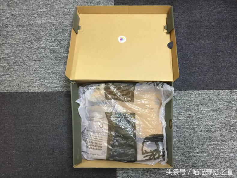 jeep大黄靴对比添柏岚,添柏岚大黄靴logo深浅