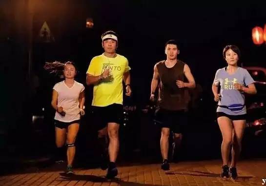 夜跑美丽江边夜景,夜跑沿途的夜景很美心情特别好