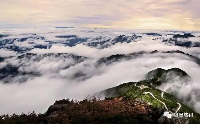 这座欧洲小城有个奇特壁画,这座中国魔幻建筑又把老外惊呆了